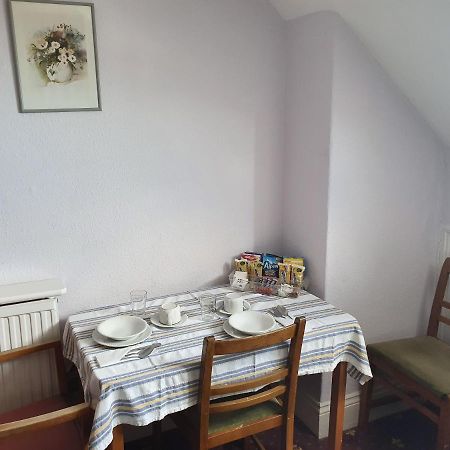 Dove Court Mini Lodge 奥尔蒙兹伯利 外观 照片