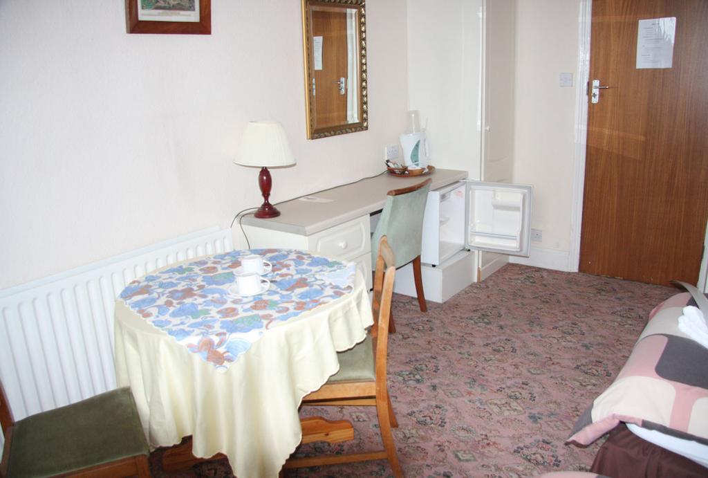 Dove Court Mini Lodge 奥尔蒙兹伯利 外观 照片