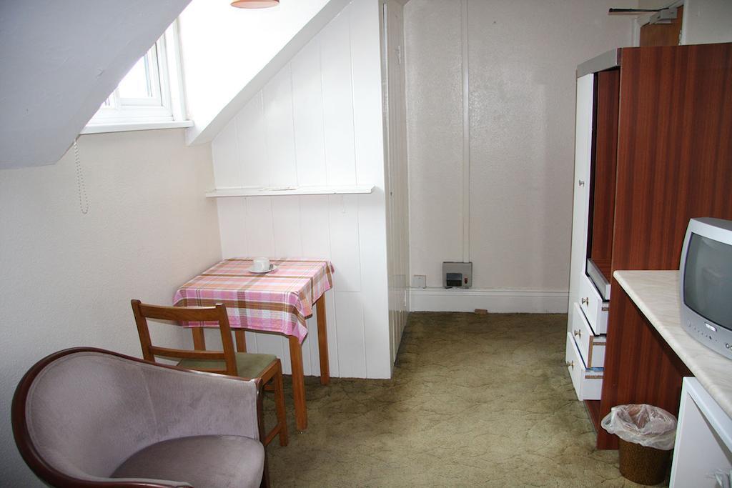 Dove Court Mini Lodge 奥尔蒙兹伯利 外观 照片