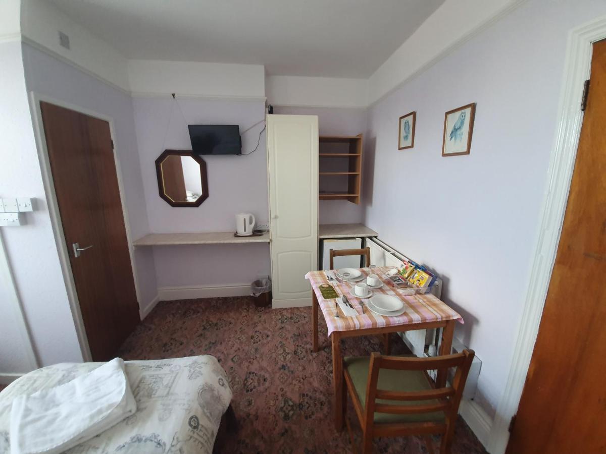 Dove Court Mini Lodge 奥尔蒙兹伯利 外观 照片