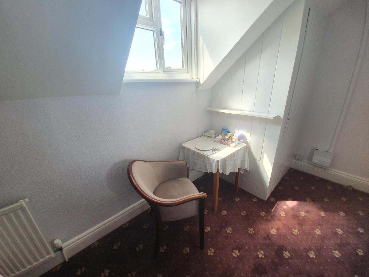 Dove Court Mini Lodge 奥尔蒙兹伯利 外观 照片