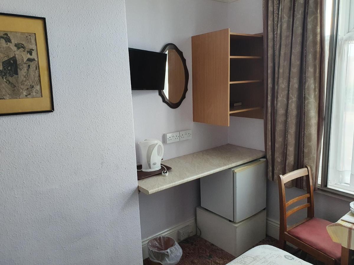 Dove Court Mini Lodge 奥尔蒙兹伯利 外观 照片
