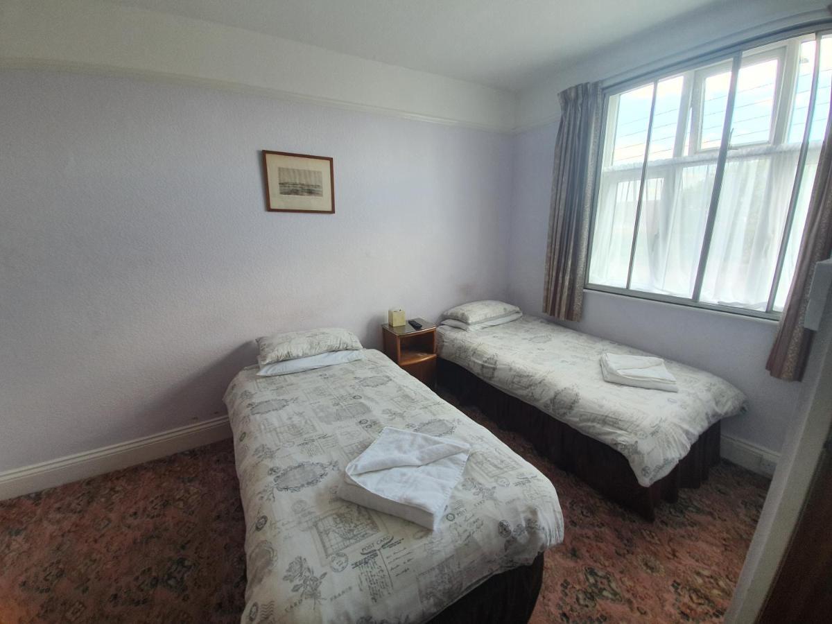 Dove Court Mini Lodge 奥尔蒙兹伯利 外观 照片